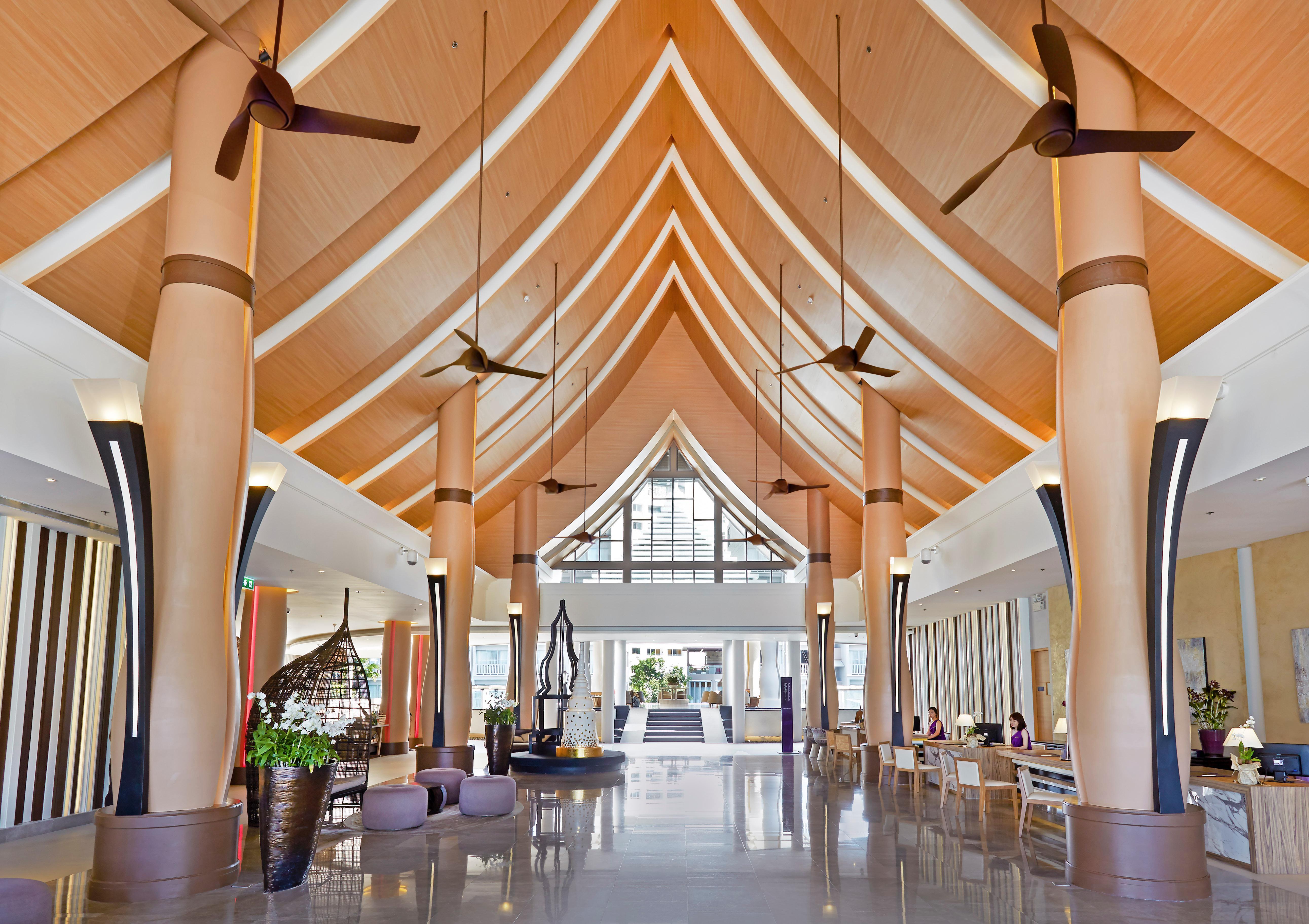 Grand Mercure Phuket Patong Екстериор снимка Lobby