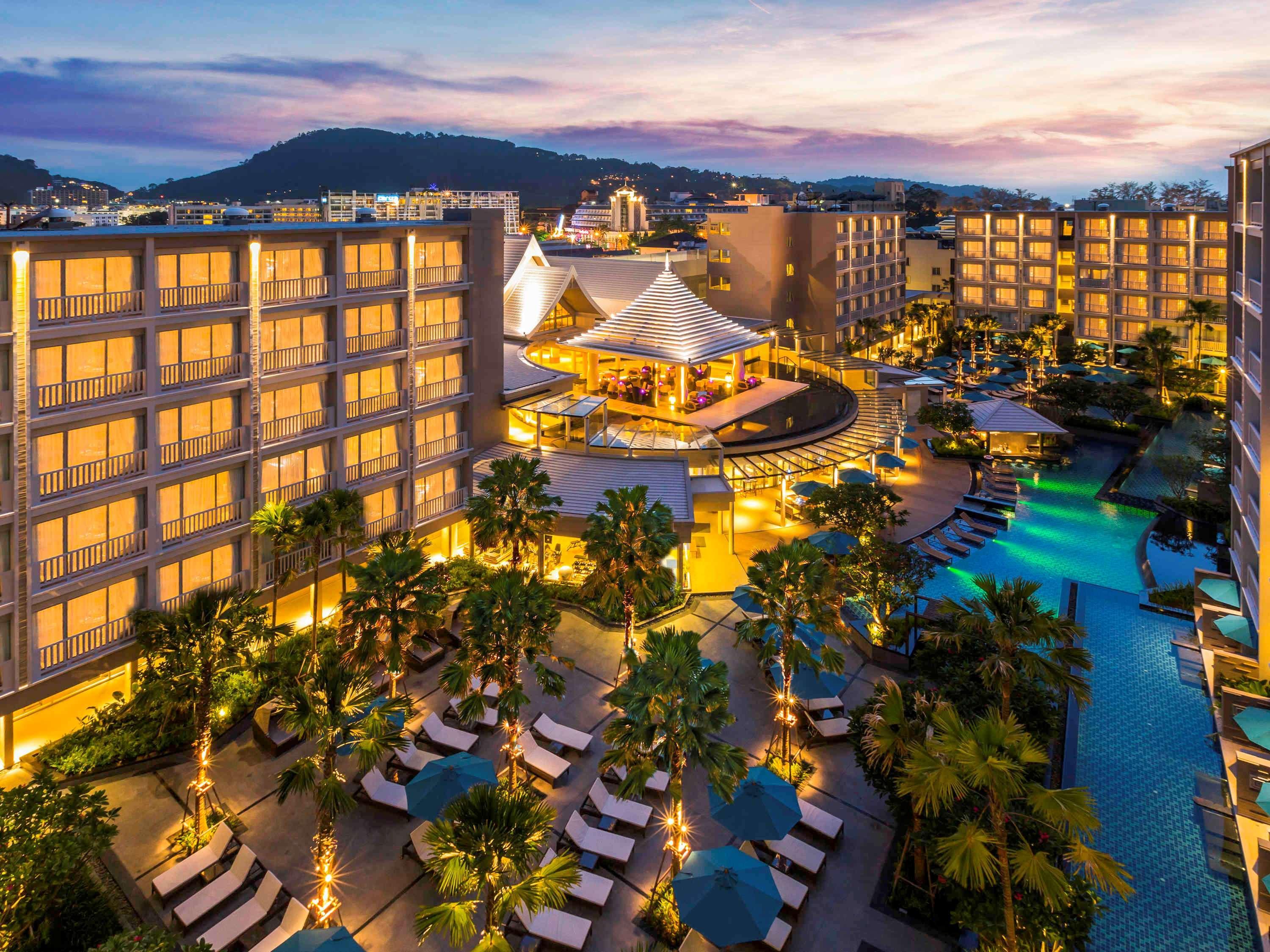 Grand Mercure Phuket Patong Екстериор снимка Hilton Phuket Resort and Spa
