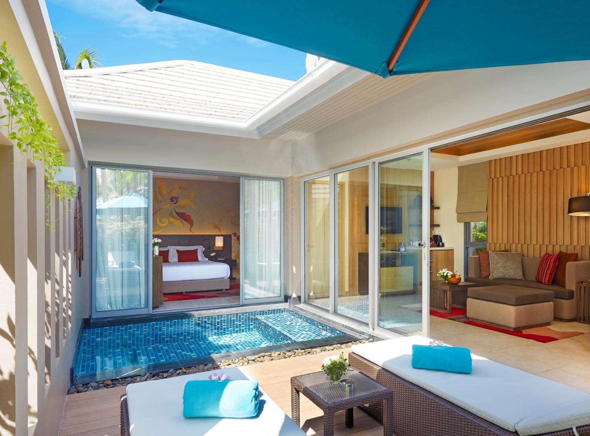 Grand Mercure Phuket Patong Екстериор снимка A pool villa at Centara Karon Resort & Villas Phuket