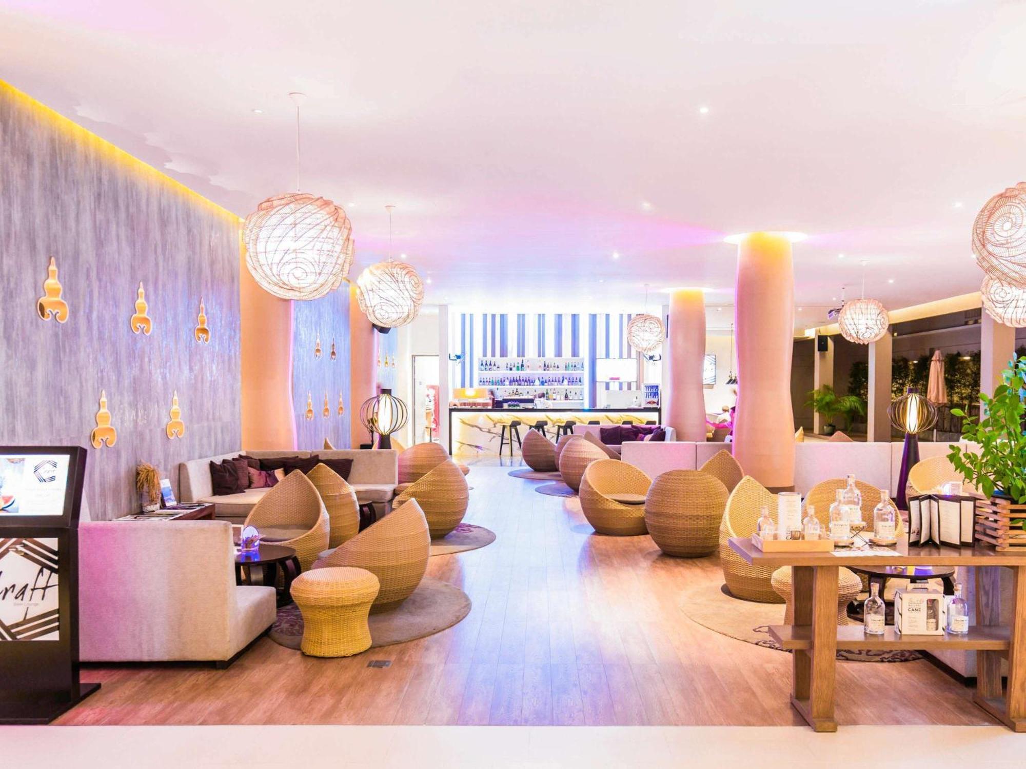 Grand Mercure Phuket Patong Екстериор снимка Lobby